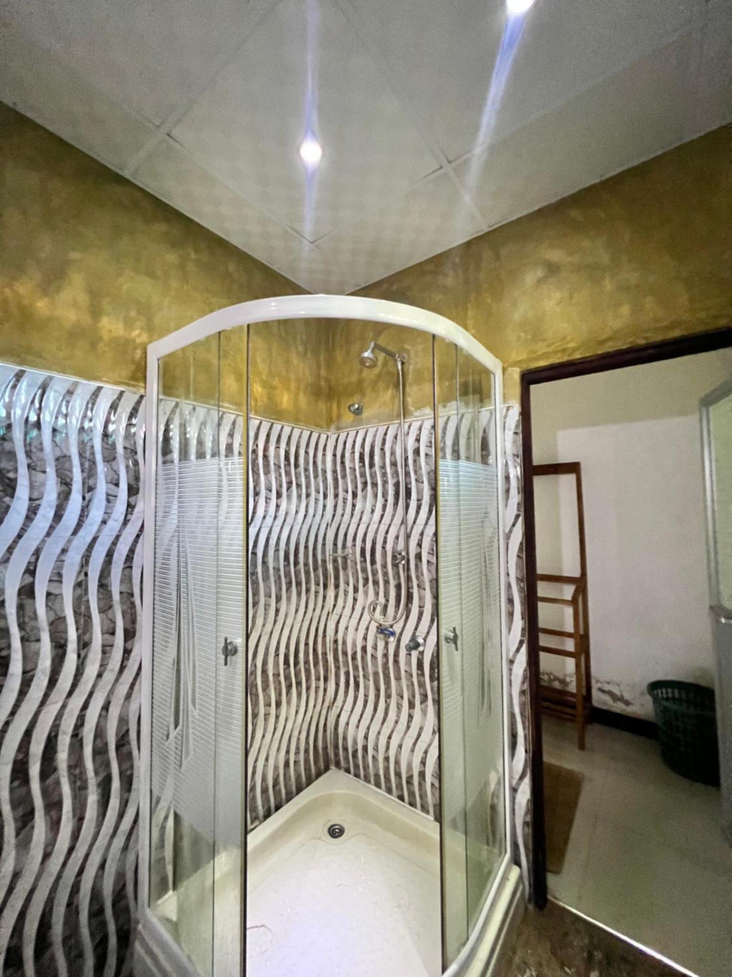 Sylvester Villa Hostel 니곰보 외부 사진